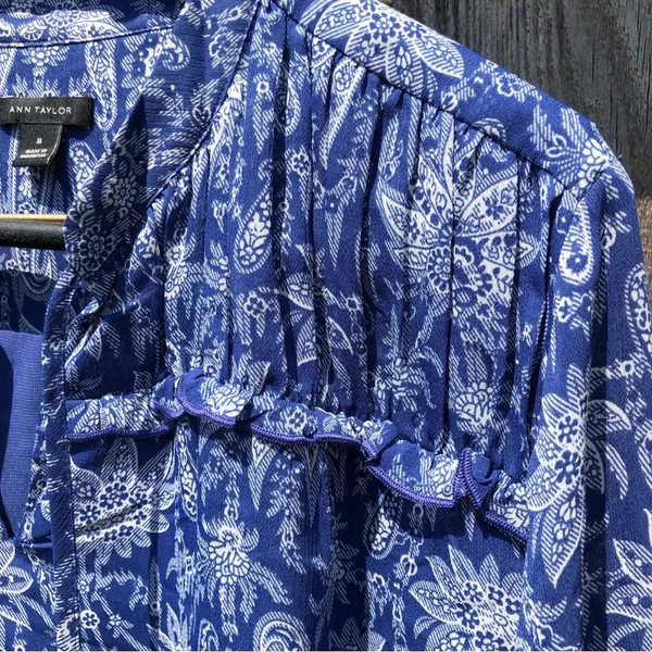 Ann Taylor Blue Paisley with ruffles Top Blouse M - Image 5