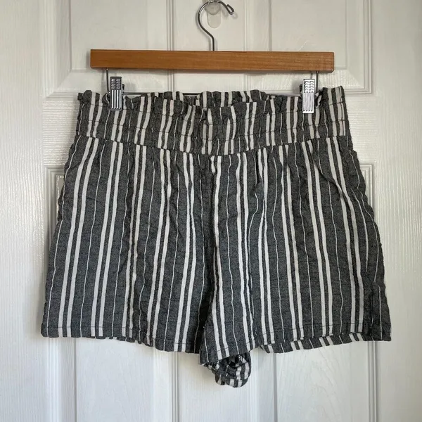 Wild Fable Striped Paperbag shorts size L - Image 5