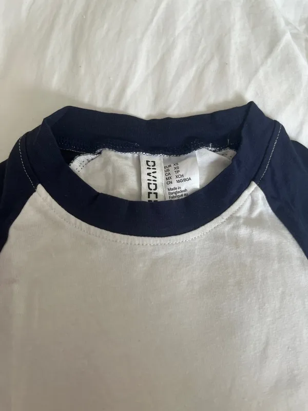 H&M | Raglan Baseball Crop Top - Navy Blue & White XS - Image 3