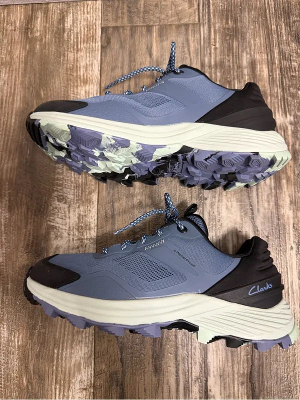 Clarks Women’s  Blue Waterproof Trail Sneaker Size 6 - Image 11