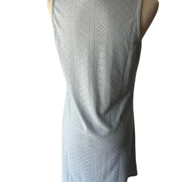 Light blue eyelet sleeveless dress with pockets - Image 3