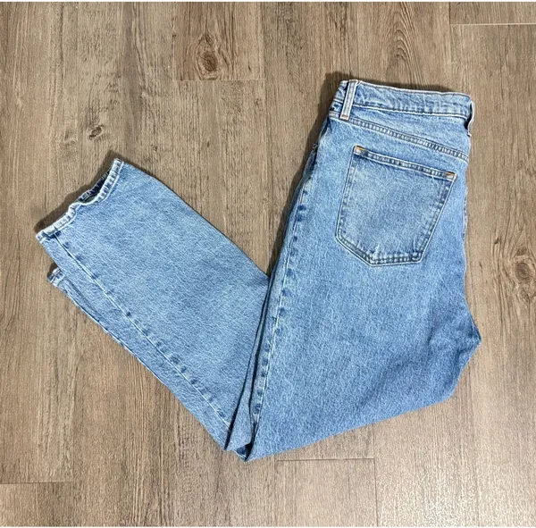 Abercrombie & Fitch Ultra High Rise 90s Straight Jean - Image 9