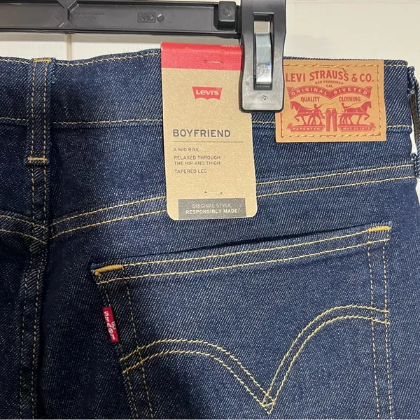Levi’s boyfriend jeans 31 x 32 - Image 4