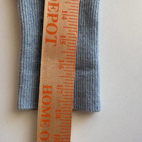 Reformation‎ Cashmere Blend V-Neck Sweater Womens Medium Blue Drop Shoulder - Image 6