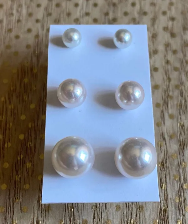 ‼️Faux Pearl Earrings‼️ - Image 2