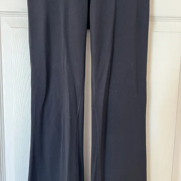 Lululemon Groove Super-High-Rise Flared Pant Nulu Regular Black - Image 9
