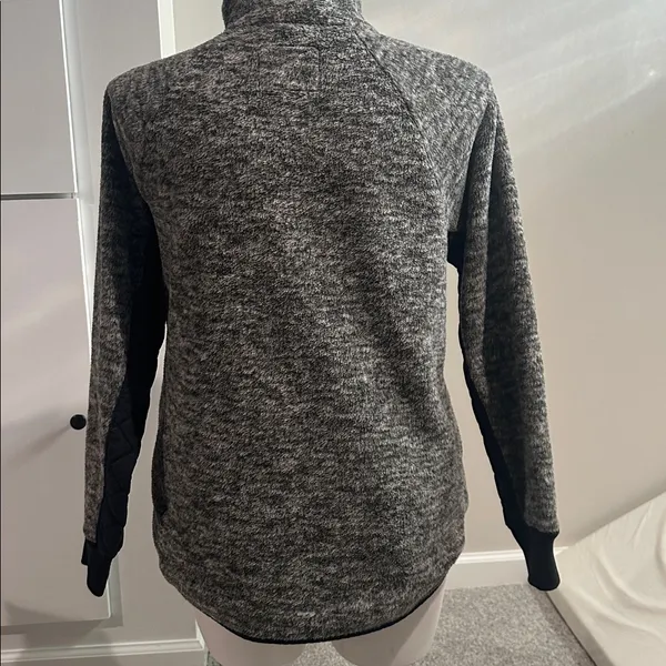 Abercrombie & Fitch black and gray‎ comfy pull over jacket size Large - Image 4