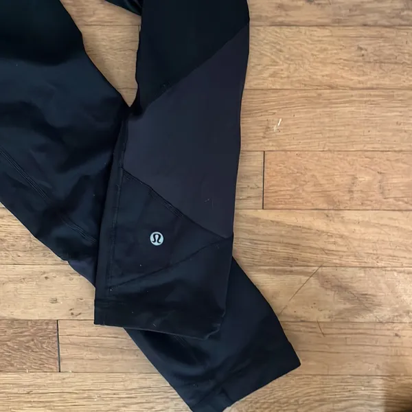 Lululemon Inspire cropped leggings! - Image 2