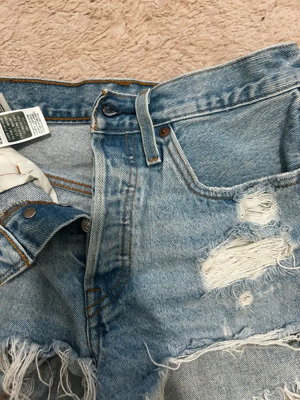 Jean Levi’s 501 Shorts - Image 3