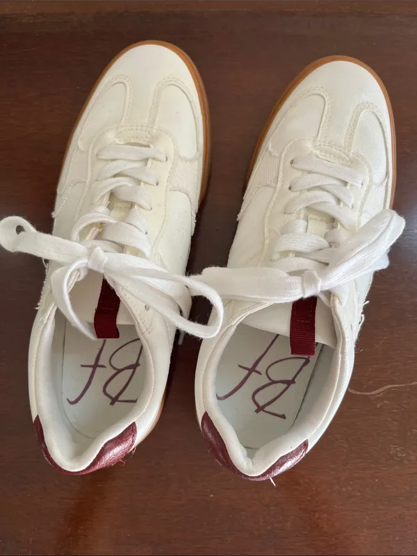 Blowfish Tastic White Low-Top Sneakers with Gum Sole and Burgundy Heel - Image 8