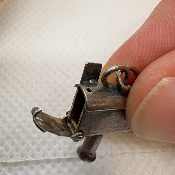 Vintage Sterling Silver Mailbox Charm Opening Door Movable Flag 1.61g Pendant - Image 3