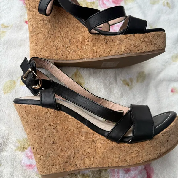 ✨3/$30✨KAYLEEN Black Cork Wedge Sandals, Black Straps Size 6 - Image 2