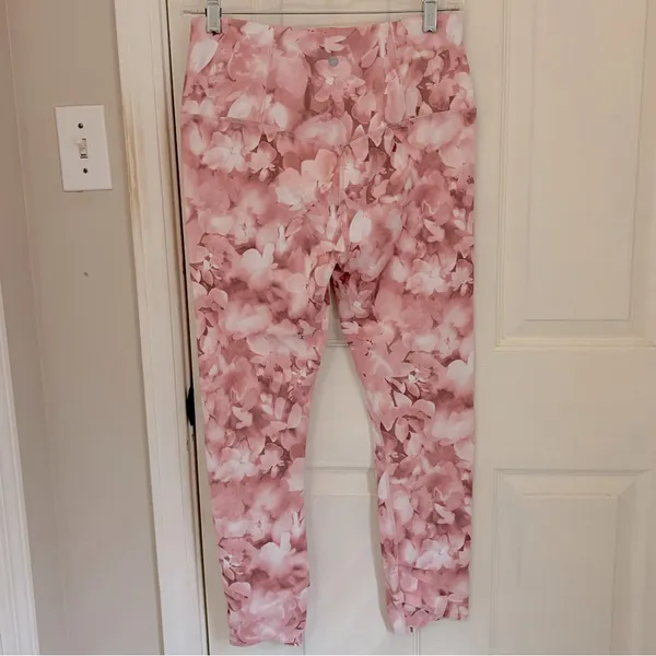 Harmony & Balance Cropped Pink Floral Leggings - Image 5