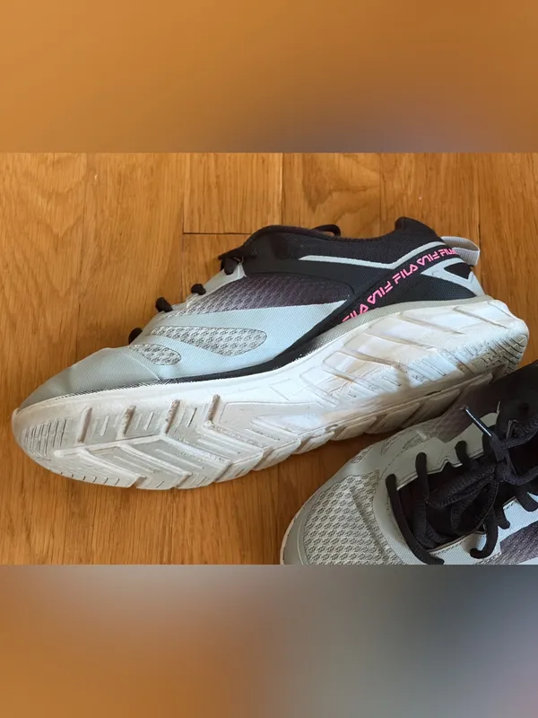 Fila Black Gray Pink Sneaker Size 6 1/2 - Image 3