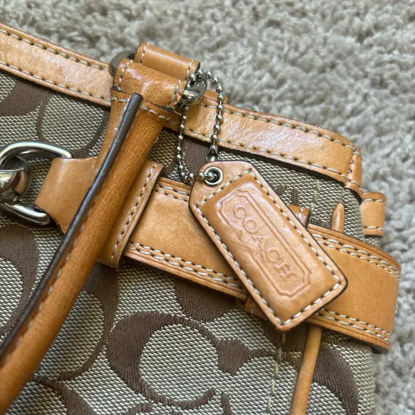 Vintage Coach Hampton Shoulder Bag - Image 9