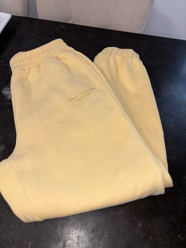 Comfrt pastel edit yellow sweatpants - Image 3