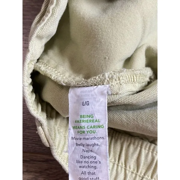 EUC Womens AERIE PLEATED‎ UTILITY SHORT green cotton lyocell pocket size L - Image 11