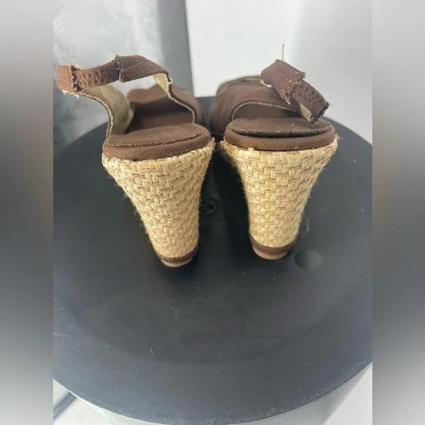 Women's brown‎ wedge size 7 1/2 canvas Brown - Image 4