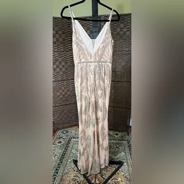 New Mac Duggal Pink V-Neck Sequin Embellished Gown Style 6015 – Apricot – Size 6 - Image 5