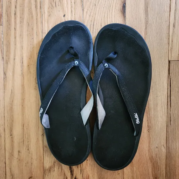 Olukai Flip‎ Flops Womens Size US 6 Black Thong Straps Beach Minimalist Casual - Image 4