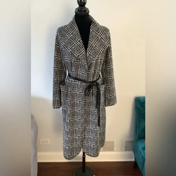 Nice,soft,very COMFY trench coat/long jacket 🖤🤍🖤 - Image 3