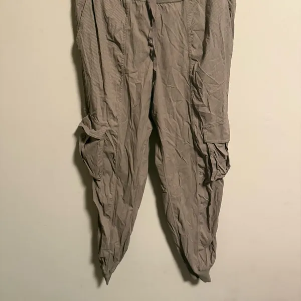 Lululemon Dance Studio Relaxed Fit Mid Rise Cargo Jogger Taupetastic Size Medium - Image 4
