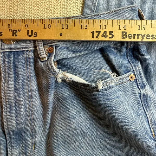 American Eagle Outfitters Baggy Jeans size 12 Light Blue Relaxed Jeans - Image 2