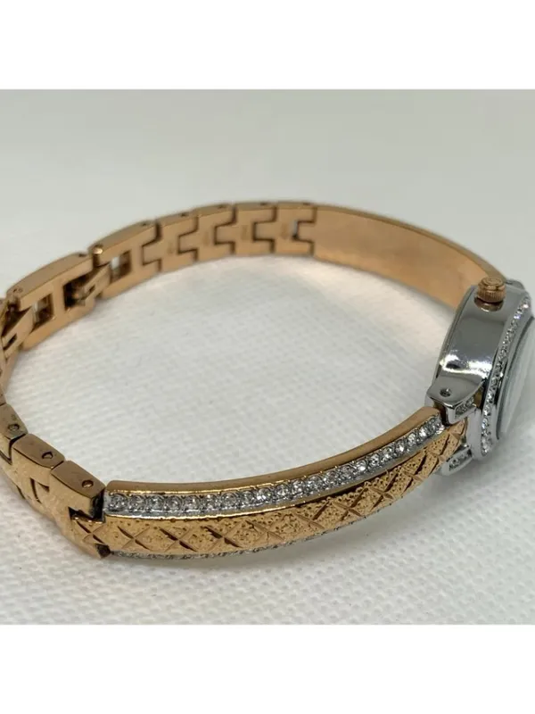 Elgin Diamond two Tone women’s watch oval 18mm Mop dial up to 7.5” running - Image 6