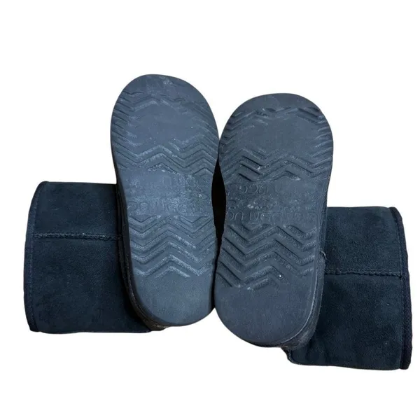 Ugg Classic Short Black Winter Boots Size 6 - Image 2