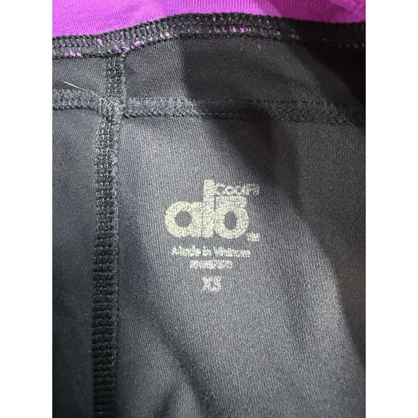 Vintage Alo Yoga Cool Fit Cropped Black Leggings W/ Purple Band XS (a5) - Image 3