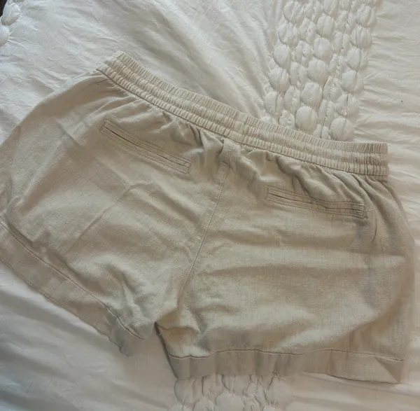 Old Navy Linen Shorts - Image 3