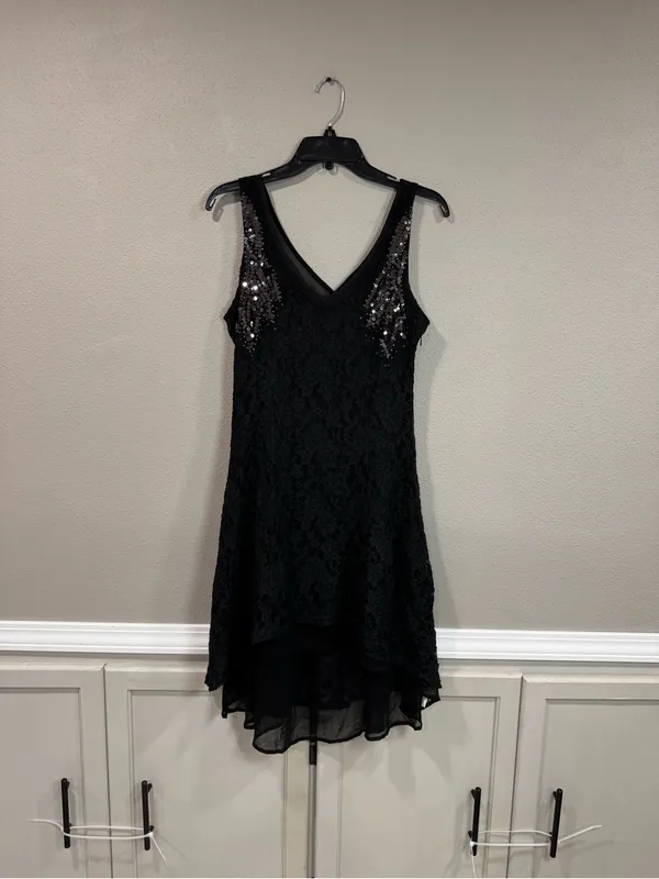 Miss Me Black Lace Sleeveless V-Neck Dress with Sequin Accents - Image 3