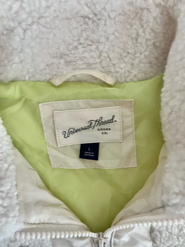 Universal Threads Super cute Sherpa insulated jacket - Image 4