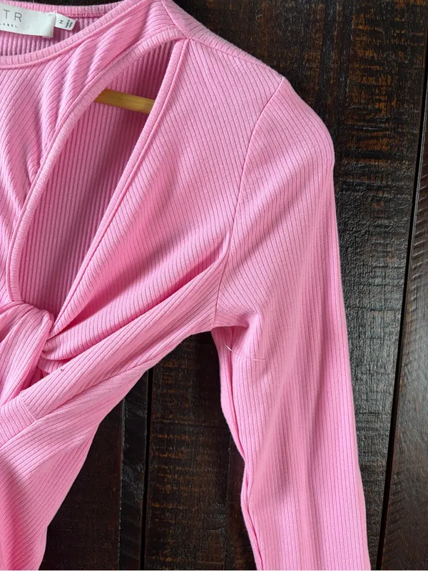 ASTR Long Sleeve Pink Twist Front Cutout Bodysuit - Image 5