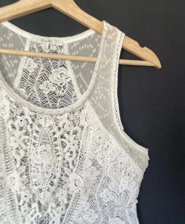 Miss Me Womens White Lace Sleeveless Tank Top M sheer summer top casual floral - Image 2