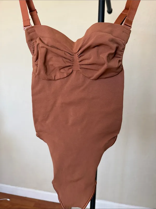 SKIMS SEAMLESS SCULPT STRAPLESS BODYSUIT IN BRONZE size S NWOT - Image 4