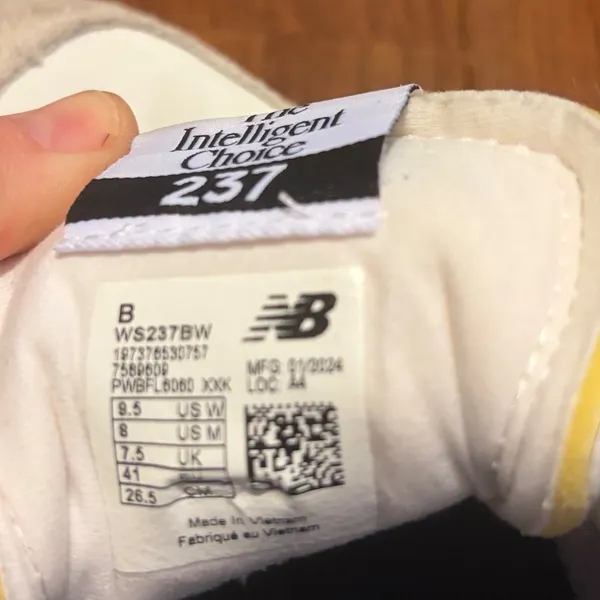 New Balance 237 Lifestyle Sneakers White Black‎ Suede WS237BW Mens 8 Womens 9.5 - Image 7
