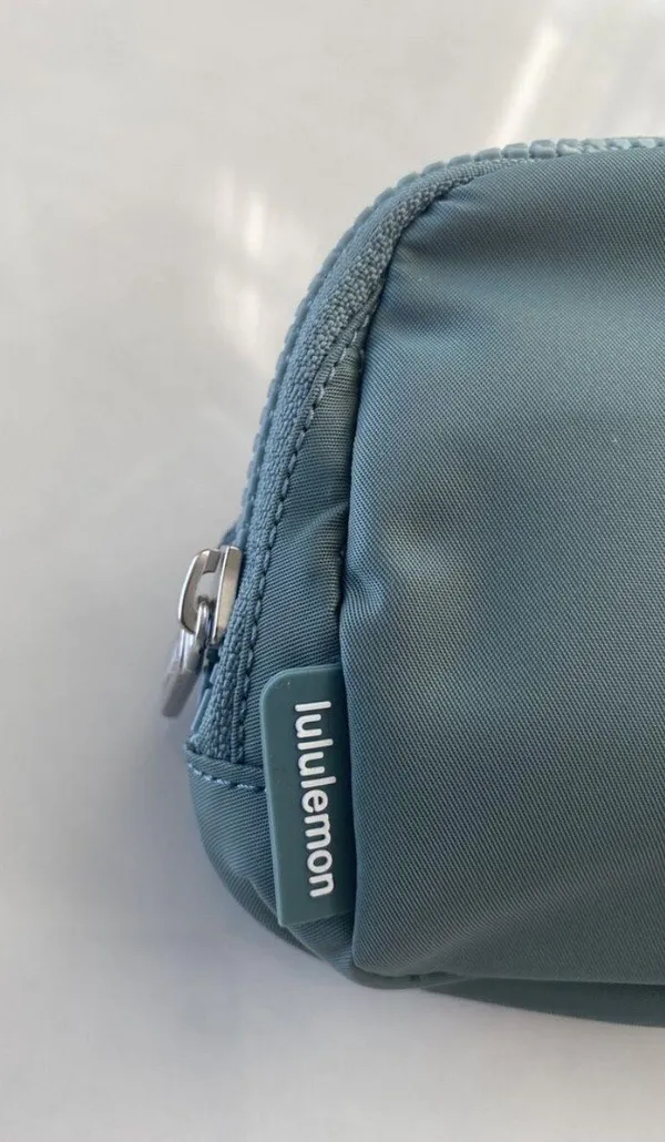 Lululemon Everywhere Belt Bag - Image 4