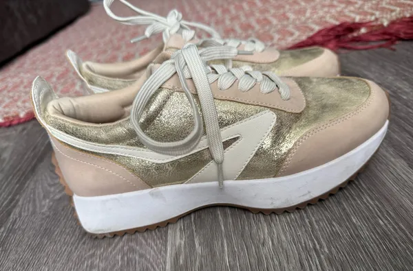 Project Cloud Shoes Gold Size 7.5 - Image 3