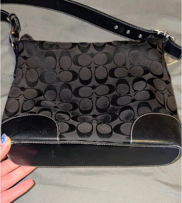 Vintage Coach Crossbody Bag - Image 2