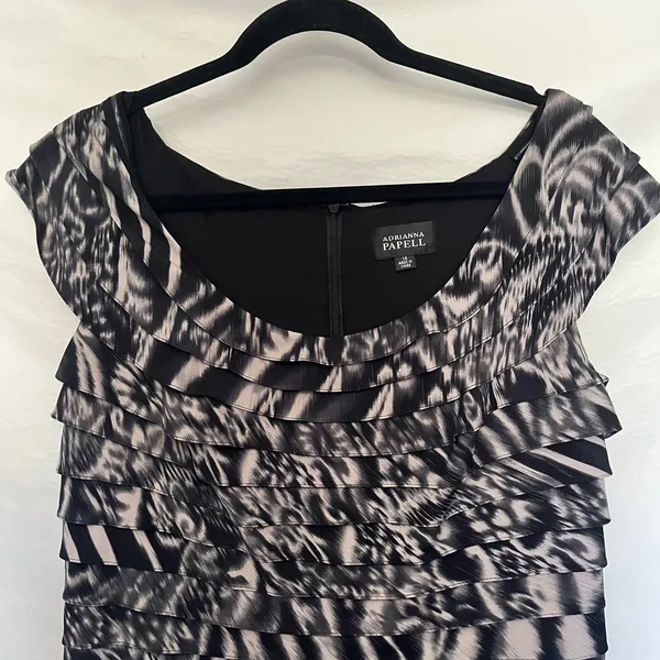 Adrianna Papell Tiered Sheath Dress 14 Mob Wife Animal Maximal Cocktail Abstract - Image 3