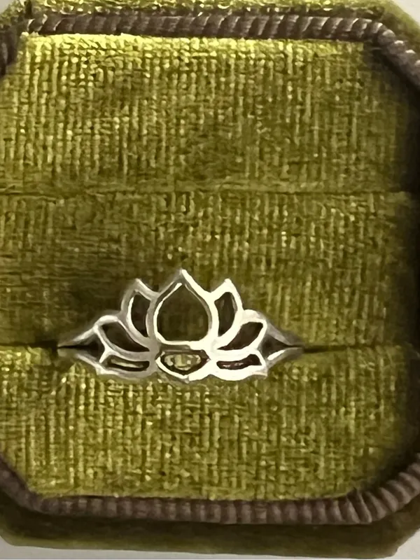 Elegant Design Lotus Flower Purity Rebirth Promise Ring Size 7 - Image 4