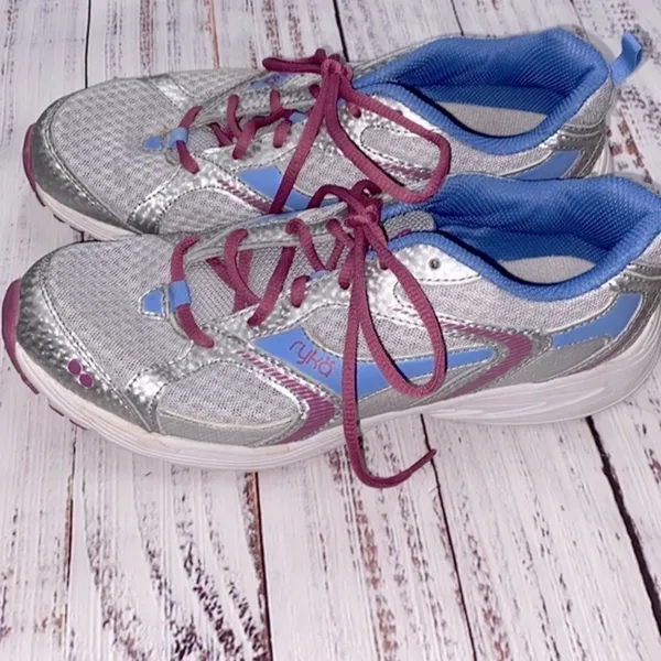 Ryka tennis shoes size 8 - Image 3