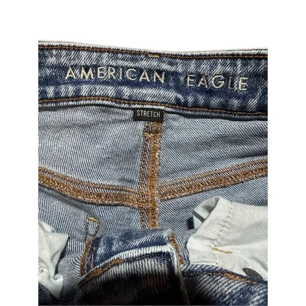 American Eagle light wash stretch‎ high rise Mom Jeans Sz 0 - Image 3