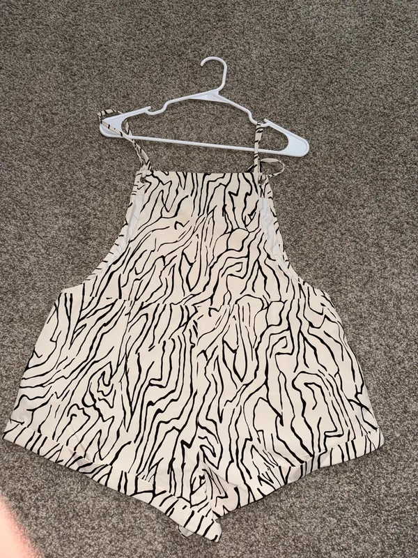 Princess Polly Zebra Romper 4 - Image 2