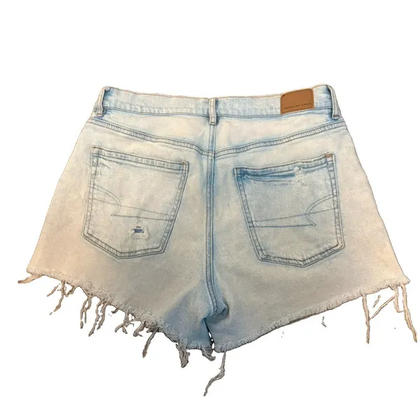 American Eagle Strigid Relaxed Sz 8 Light Wash Mid Rise 5-Pocket Cutoff Shorts - Image 2