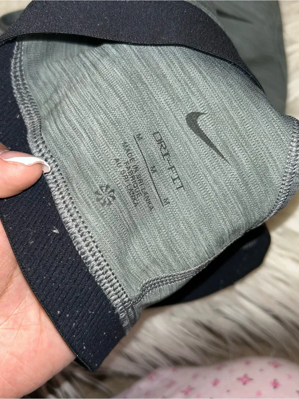 Nike sports bra - Image 4