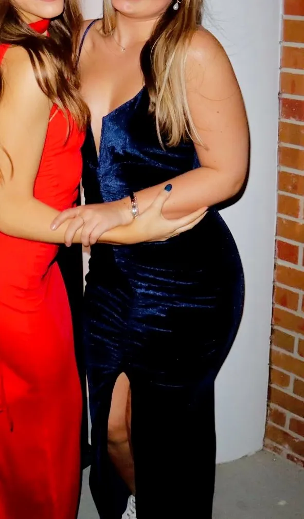 Lulus navy blue velvet maxi dress - Image 3