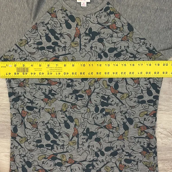 LuLaRoe Heather Gray with Mickey Mouse Disney Print 3/4 Sleeve Tee Medium - Image 7
