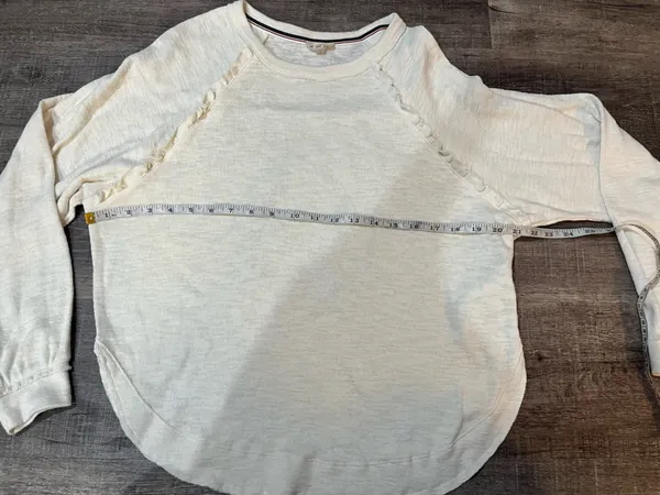 PILCRO BY ANTHROPOLOGIE Ruffled Raglan Thermal Top in Antique - Image 8